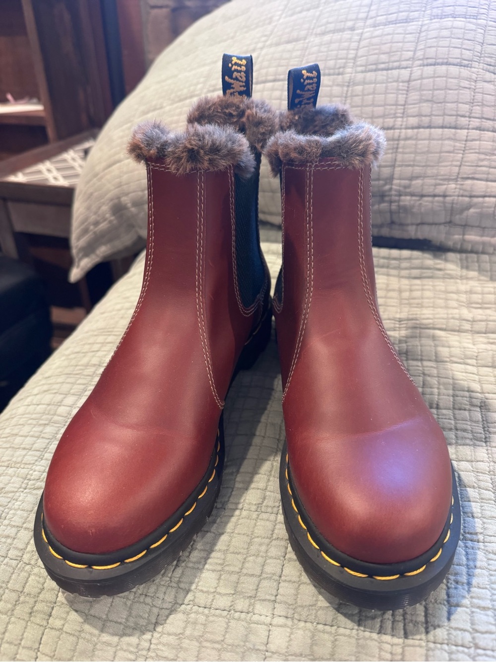 Dr. Martens 2976 Lenore faux fur lined boots size 8